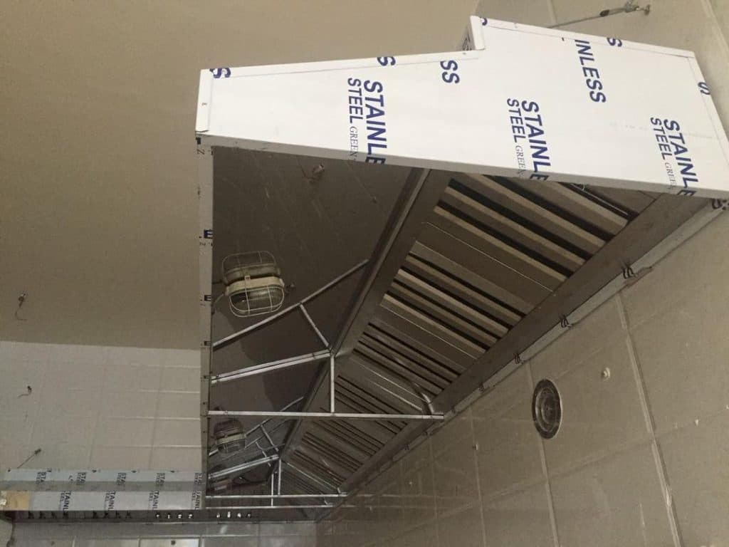 طراحی و تولید هود صنعتی ایتالیایی جزیره باکسی و حلال تهویه صنعت در شیراز