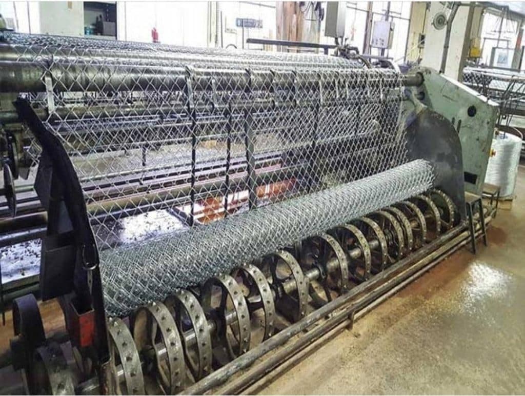 تولید و فروش توری حصاری فنس گالوانیزه و سیم خاردار مروج در شیراز