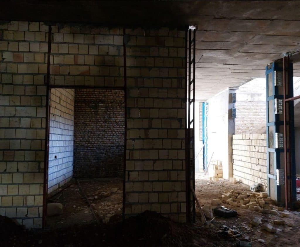 جوشکاری و ساخت و نصب والپست ناودانی و گیره نبشی منقطع طهماسبی در یزد