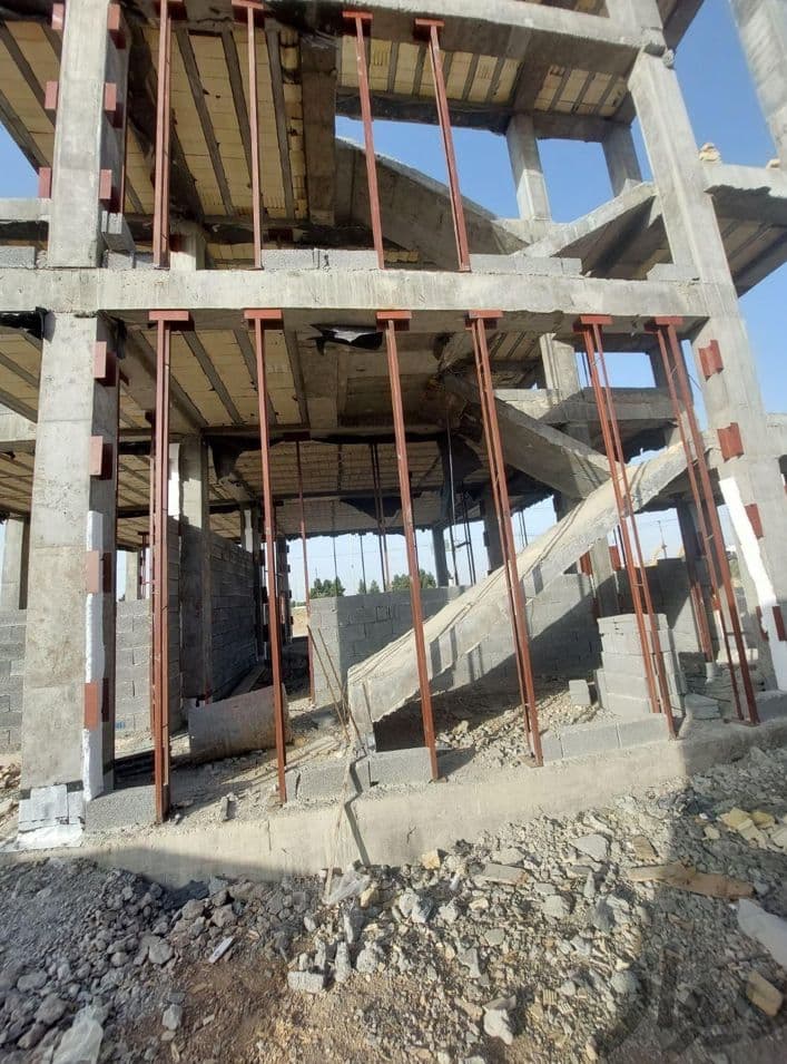 جوشکاری و ساخت و نصب والپست ناودانی و گیره نبشی منقطع طهماسبی در یزد