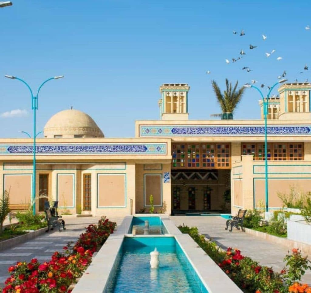 مجتمع خدمات رفاهی باغ ایرانی در اردکان یزد