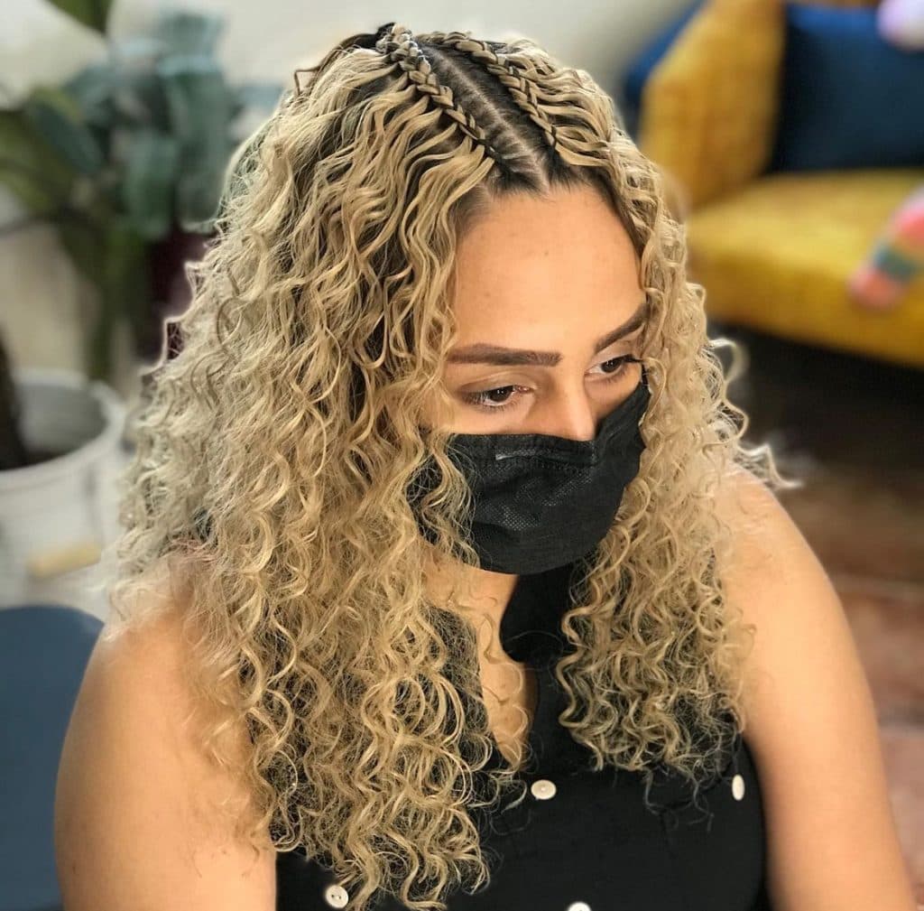 مرکز تخصصی آموزش و اکستنشن مو غزل در مشهد