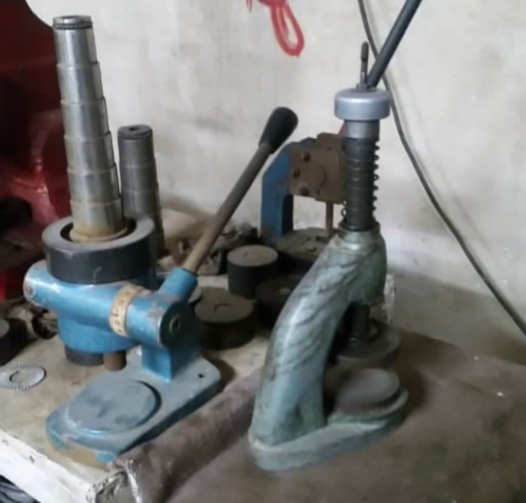 ساخت ماشین آلات طلا و جواهر و تراشکاری ایساتیس در یزد