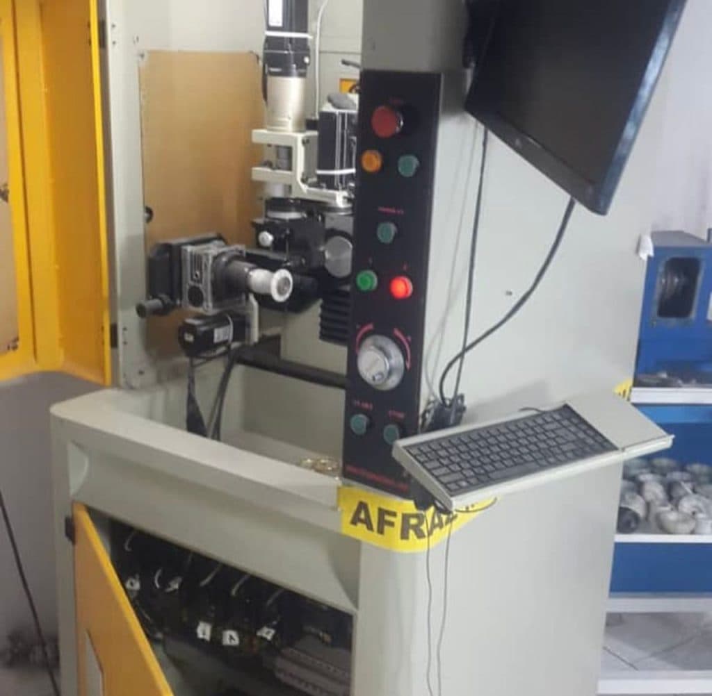 ساخت ماشین آلات طلا و جواهر و تراشکاری ایساتیس در یزد