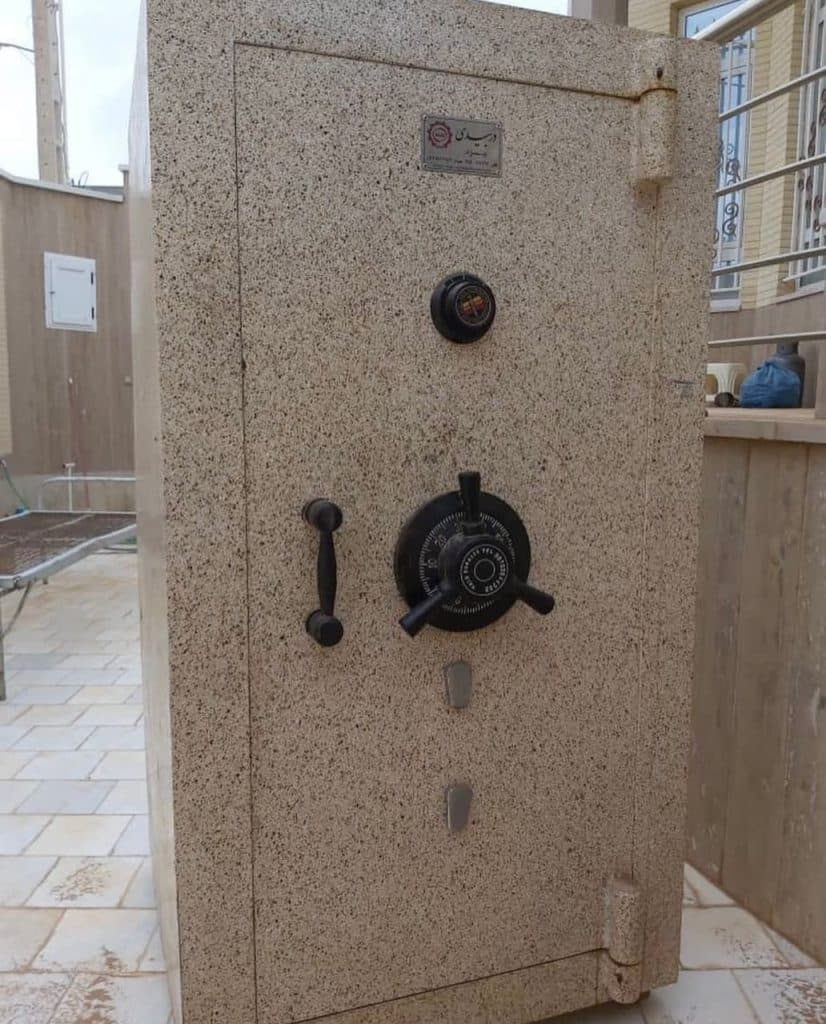 ساخت ماشین آلات طلا و جواهر و تراشکاری ایساتیس در یزد