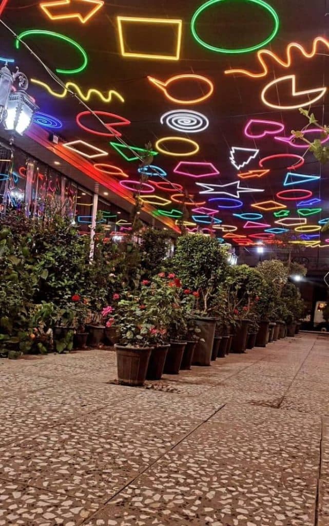 باغ رستوران لاوسون در قم