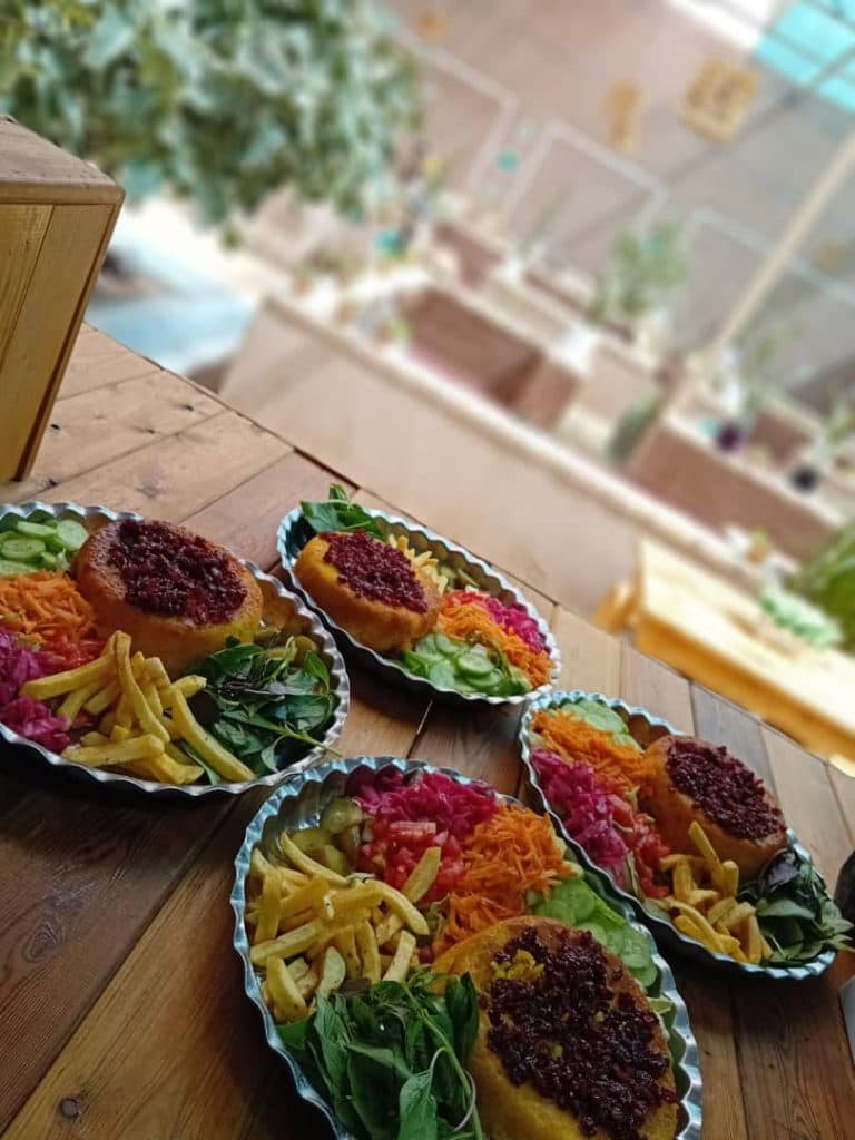 مجموعه کافه رستوران سنتی دربند در انار کرمان