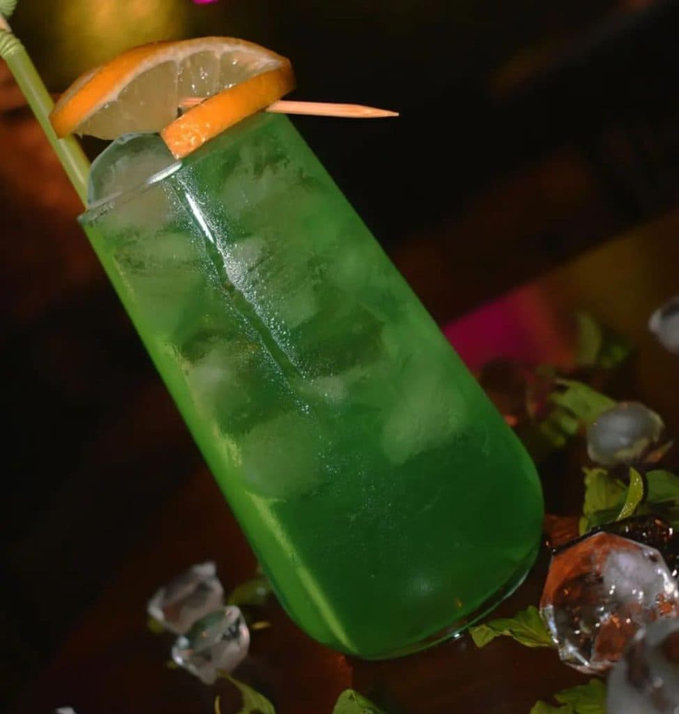 کافه رستوران باتیس در رشت