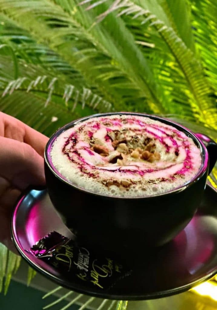 کافه رستوران فلاورز در طرقبه مشهد