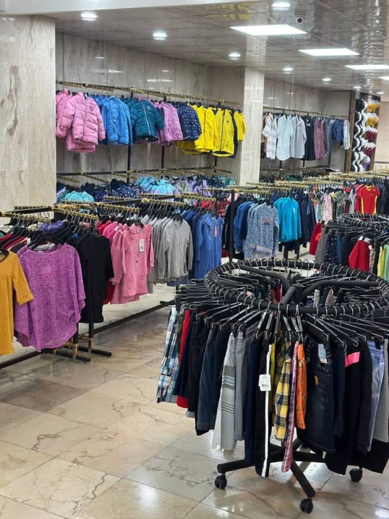 فروشگاه لباس استوک کیلویی کلان پخش در فردیس کرج