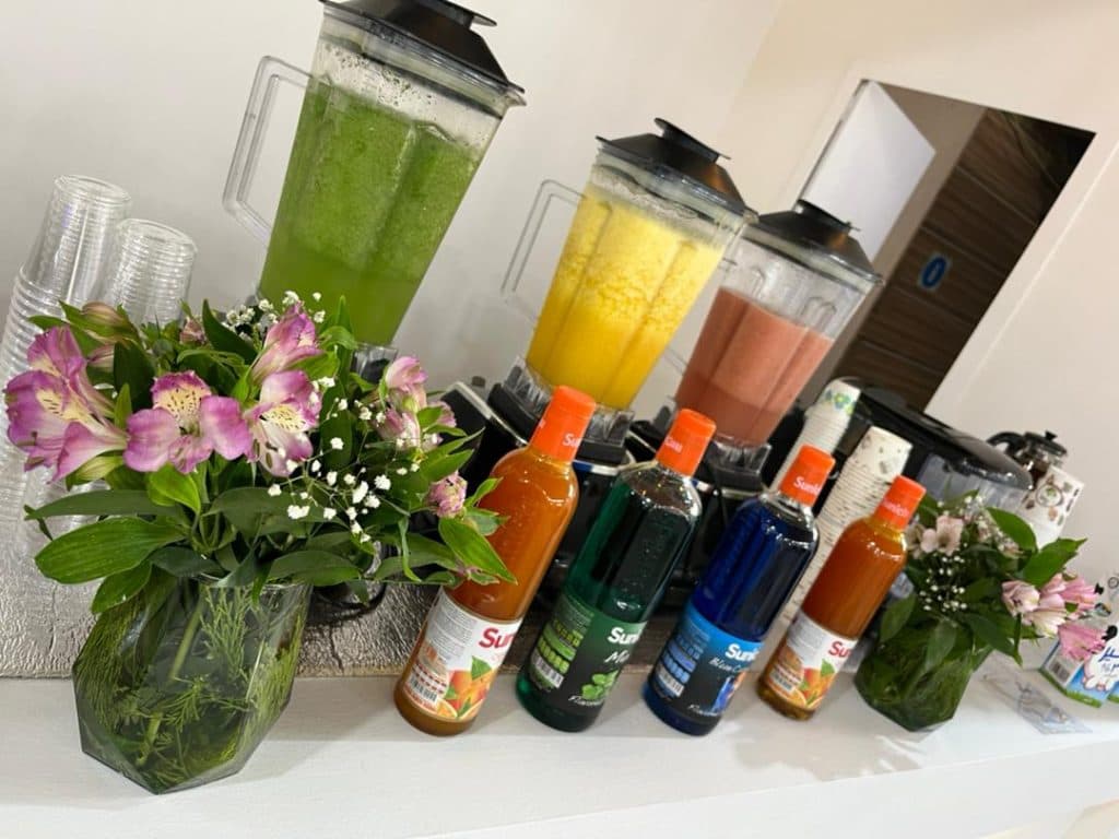 تشریفات و پذیرایی و تامین نیروی نمایشگاهی سالیز در تهران