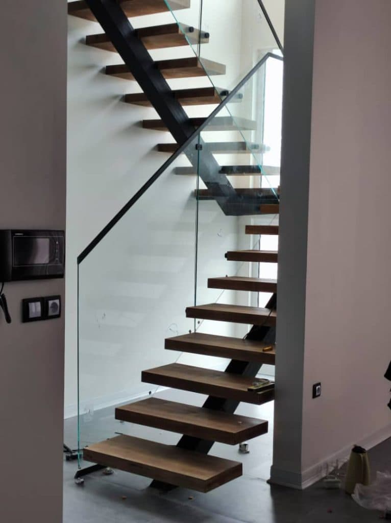 خدمات و نصب نرده شیشه ای و استیل شهر نرده پارلا استیل در گیلاوند تهران