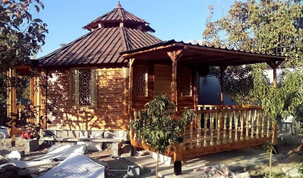 طراحی و اجرای خانه ویلا و آلاچیق چوبی و سوئیسی آقازاده در تهران