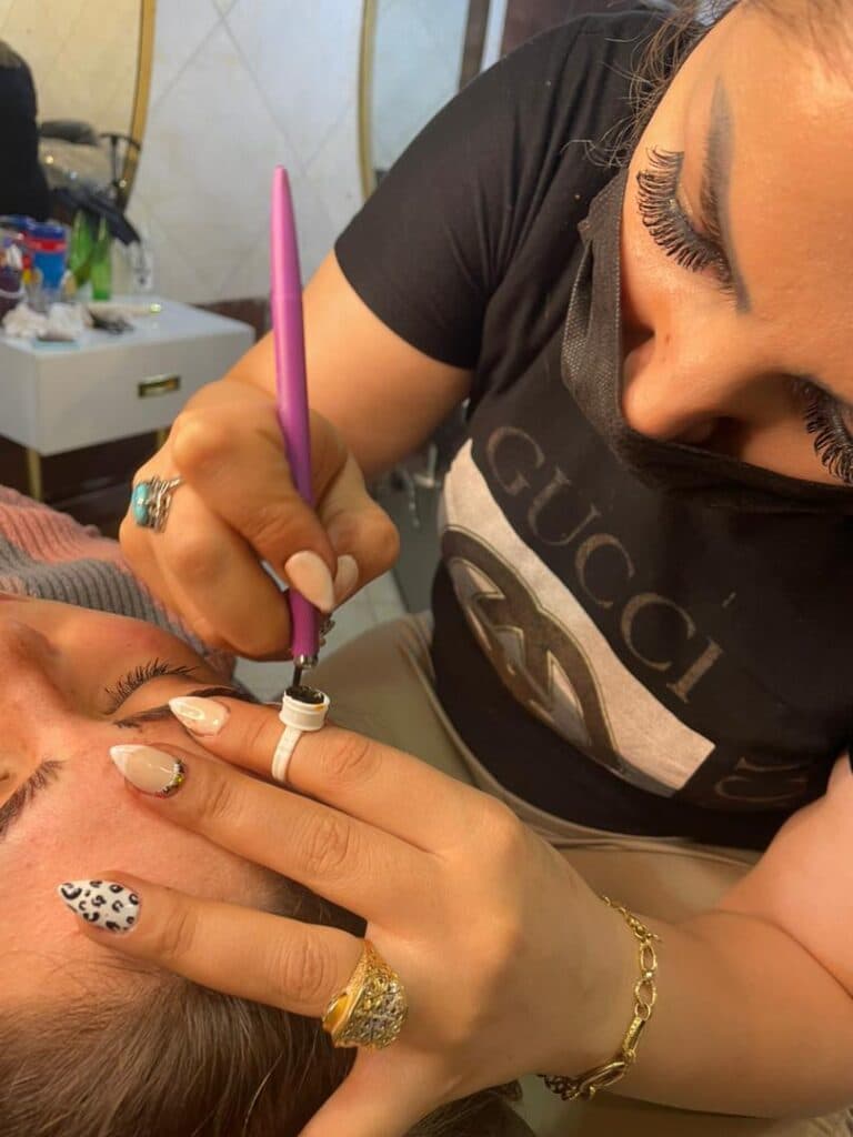 آموزش و میکروبلیدینگ و آرایش دائم هیبا محمدی تبریز