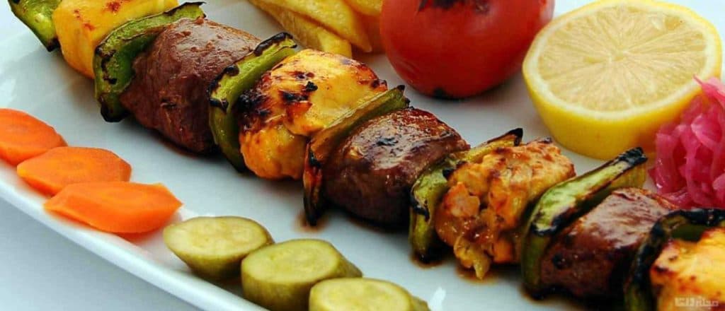 کافه رستوران سنتی محنا در شهرری تهران