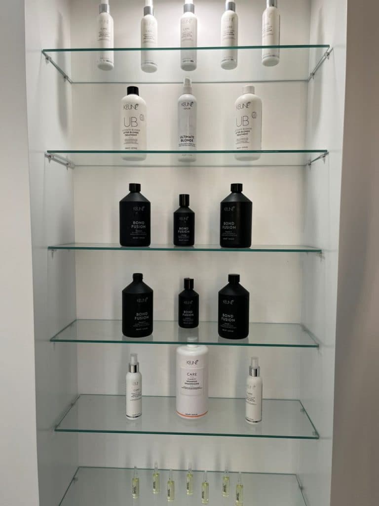 سالن تخصصی رنگ و کراتین سارا پیشگاهی در شهر جدید هشتگرد