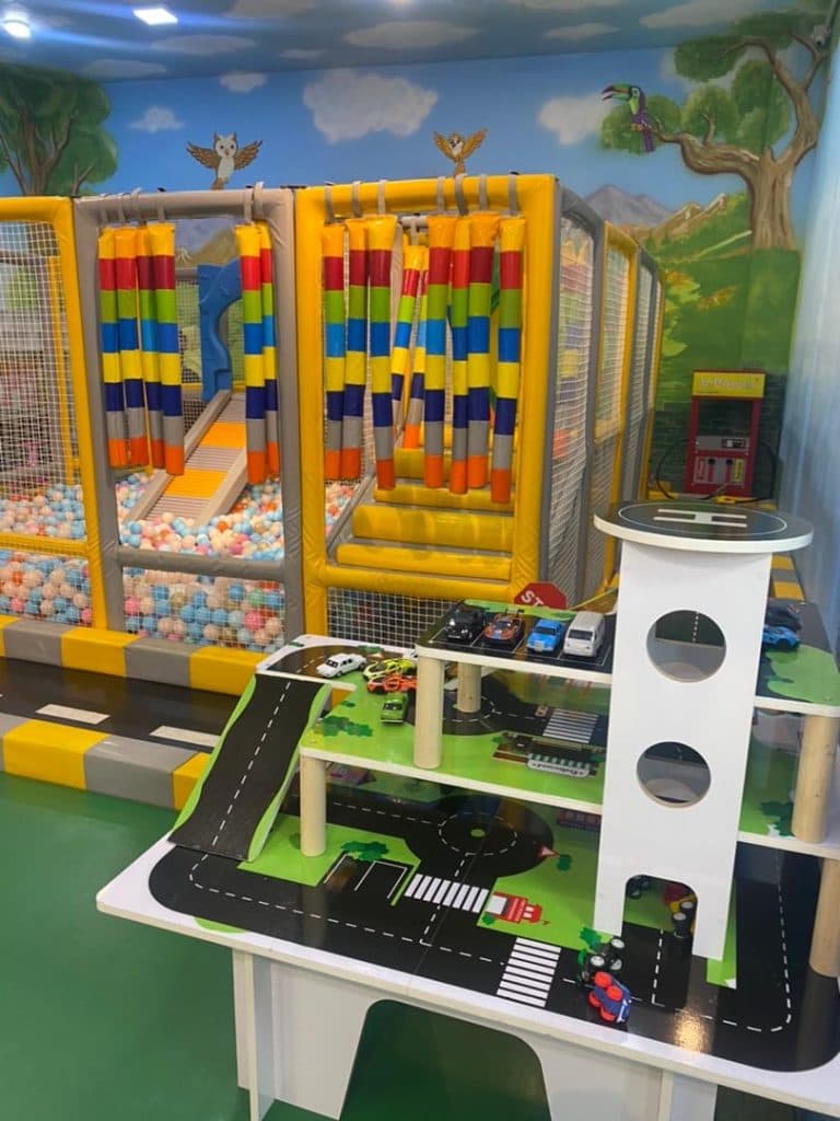 سرزمین بازی پلاتین سنتر در شهرک غرب تهران