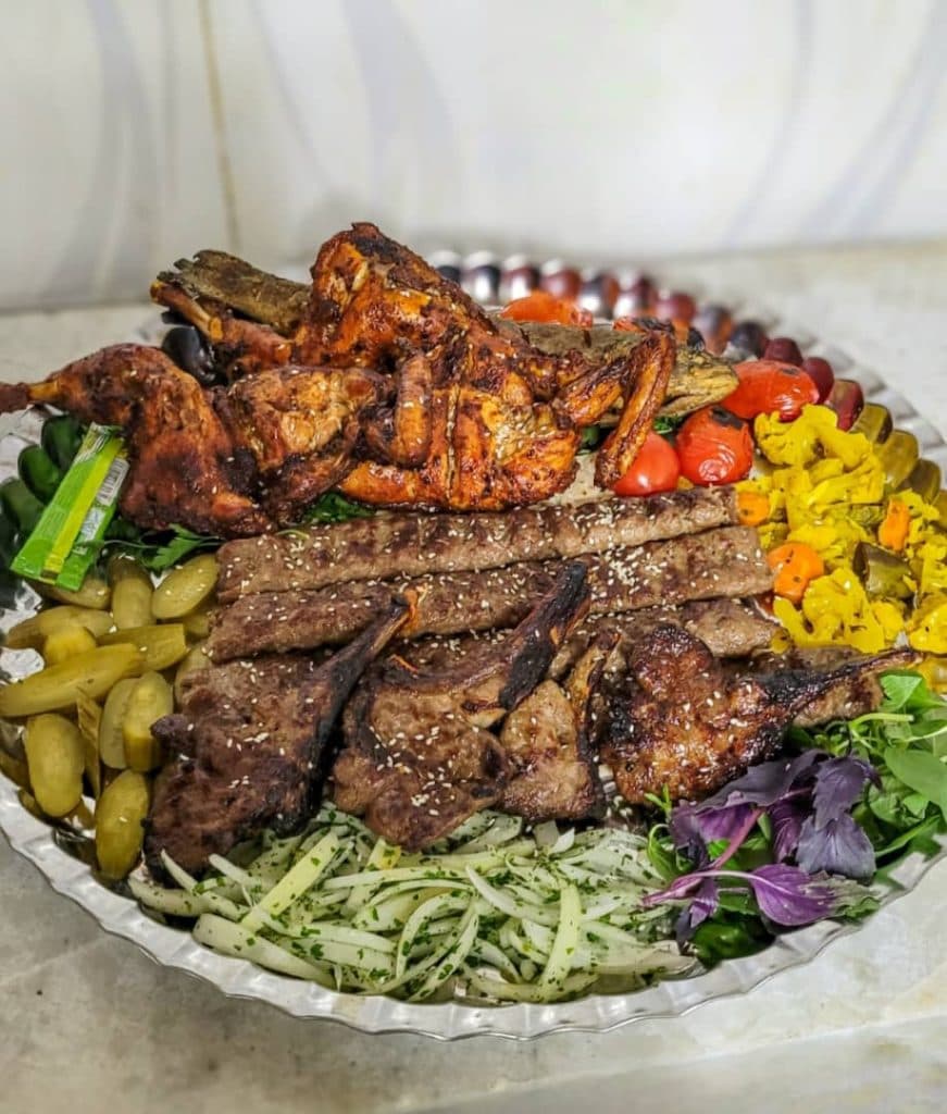 رستوران فست فود چایخانه سنتی نگین شهر فارسان در چهارمحال بختیاری