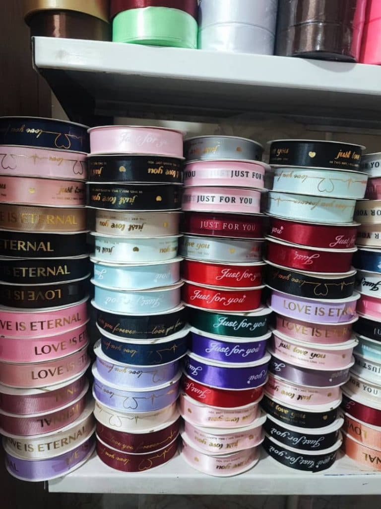 فروشگاه جعبه کادویی و لوازم گل فروشی شیک باکس در مشهد