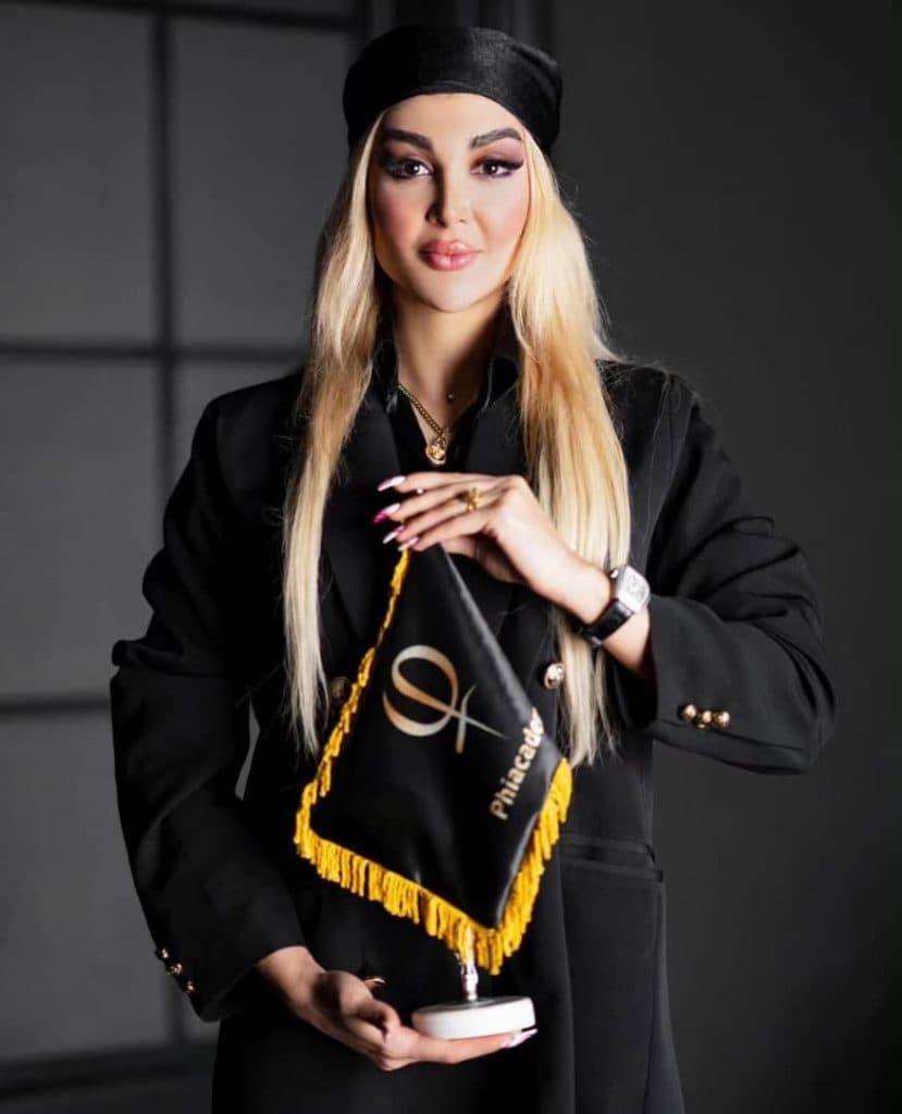 آموزش تخصصی آرایش دائم میکروبلیدینگ و شیدینگ لب پریسا فخری نژاد در تهران