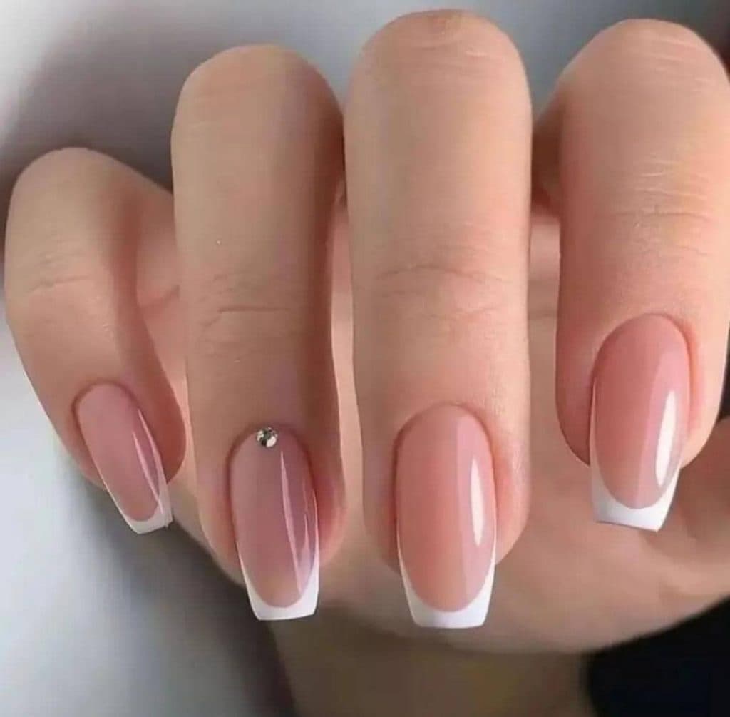 خدمات تخصصی ناخن مژه فشیال رز در شیراز