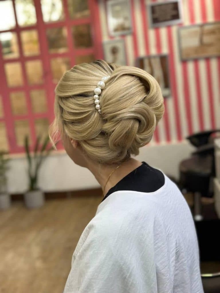 سالن زیبایی عصر جدید در قم