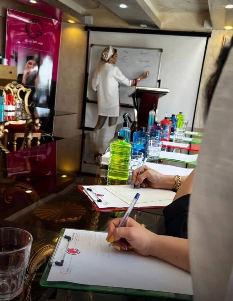 آموزش تخصصی آرایش دائم میکروبلیدینگ و شیدینگ لب پریسا فخری نژاد در تهران