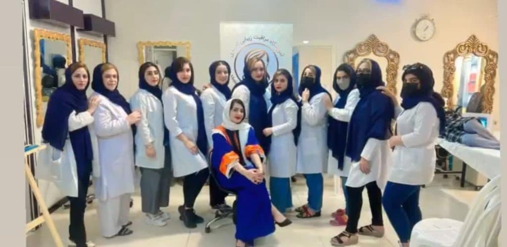 آموزش و خدمات تخصصی پاکسازی و فشیال پوست سهیلا بامری در بندرعباس