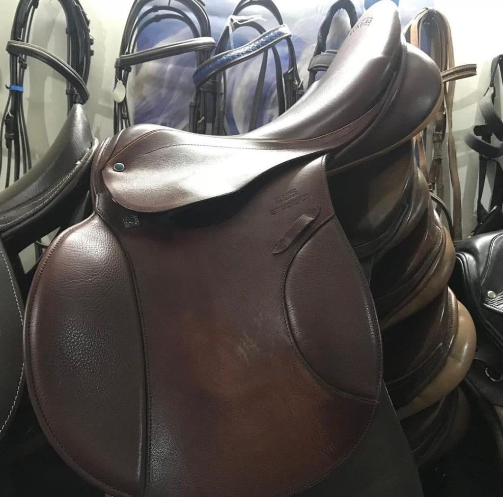 فروشگاه لوازم سوارکاری عیسی شعاعی در زنجان