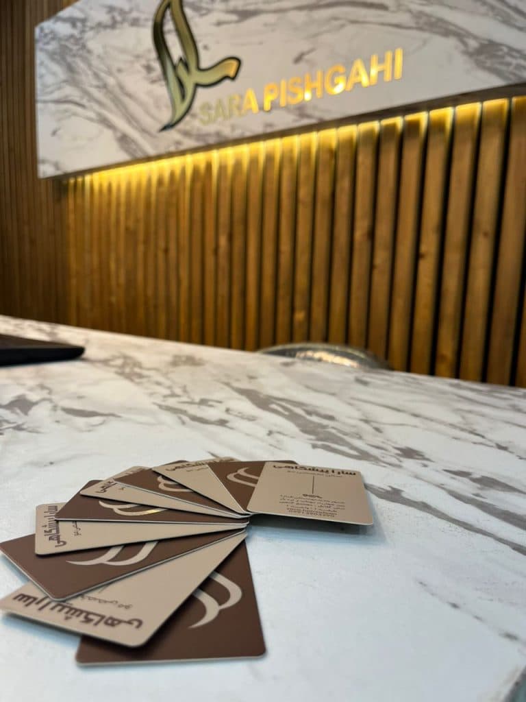 سالن تخصصی رنگ و کراتین سارا پیشگاهی در شهر جدید هشتگرد