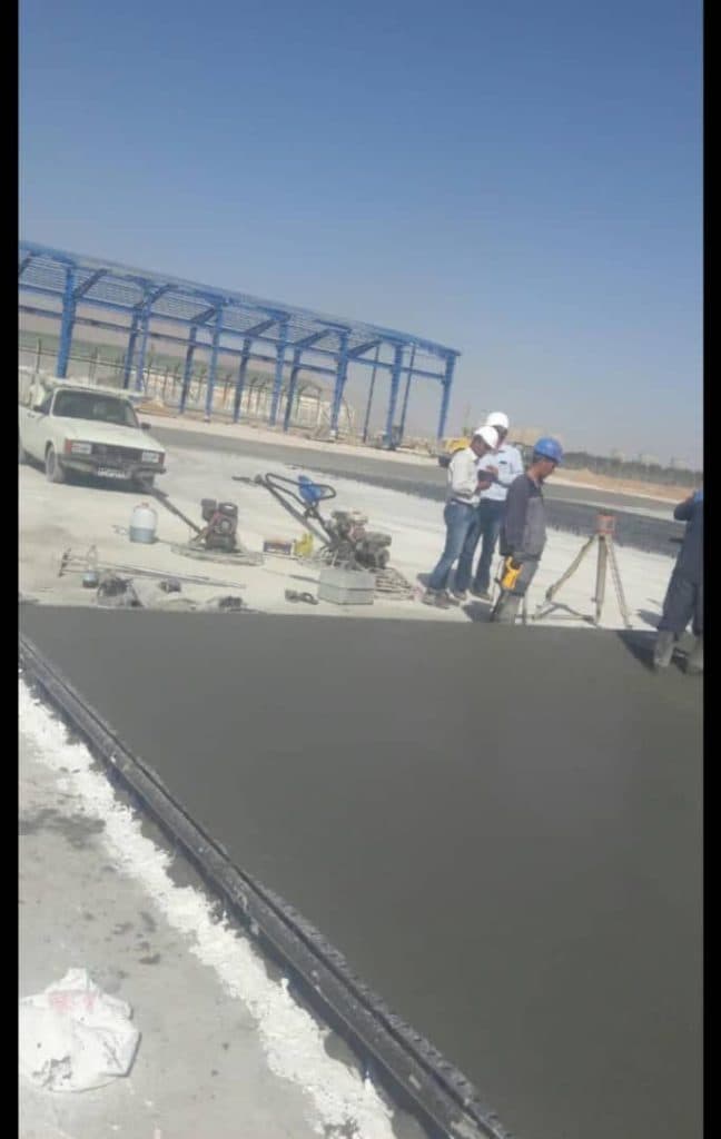 اجرای بتن ریزی و کفسازی و محوطه سازی حسین پور در اصفهان