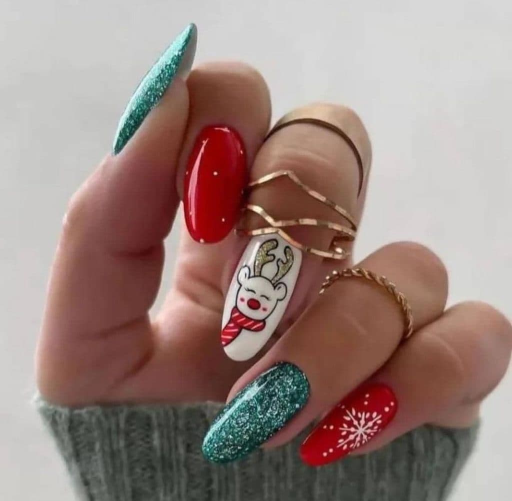 خدمات تخصصی ناخن مژه فشیال رز در شیراز