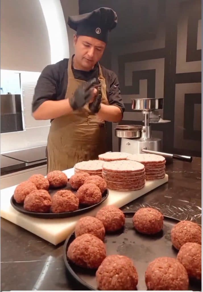 کافه رستوران تخصصی ترکیه ای تندیس ترکیش فود در کیش