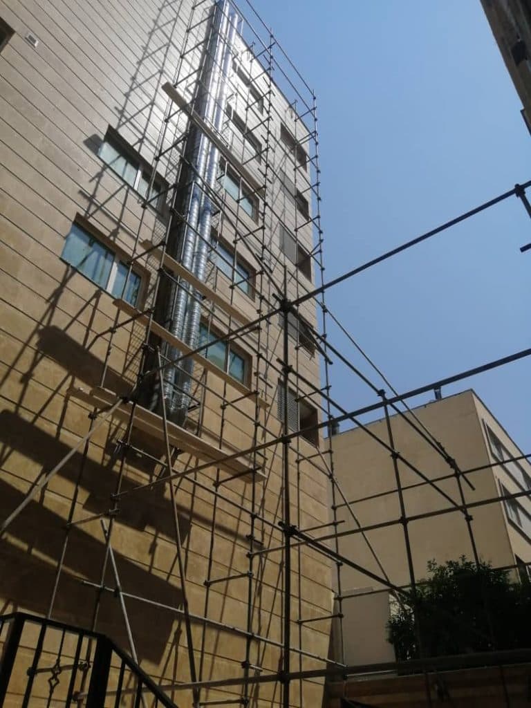 نصب داربست فلزی و اجرای کفراژ و بتن ریزی حسینی در شیراز