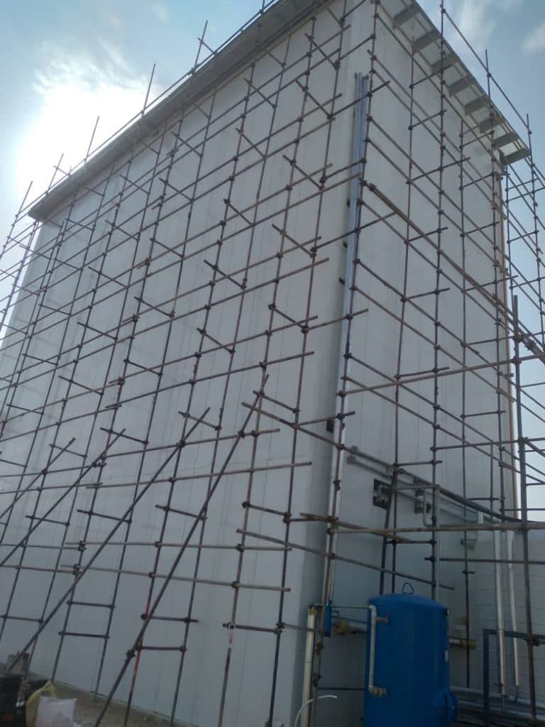 نصب داربست فلزی و اجرای کفراژ و بتن ریزی حسینی در شیراز