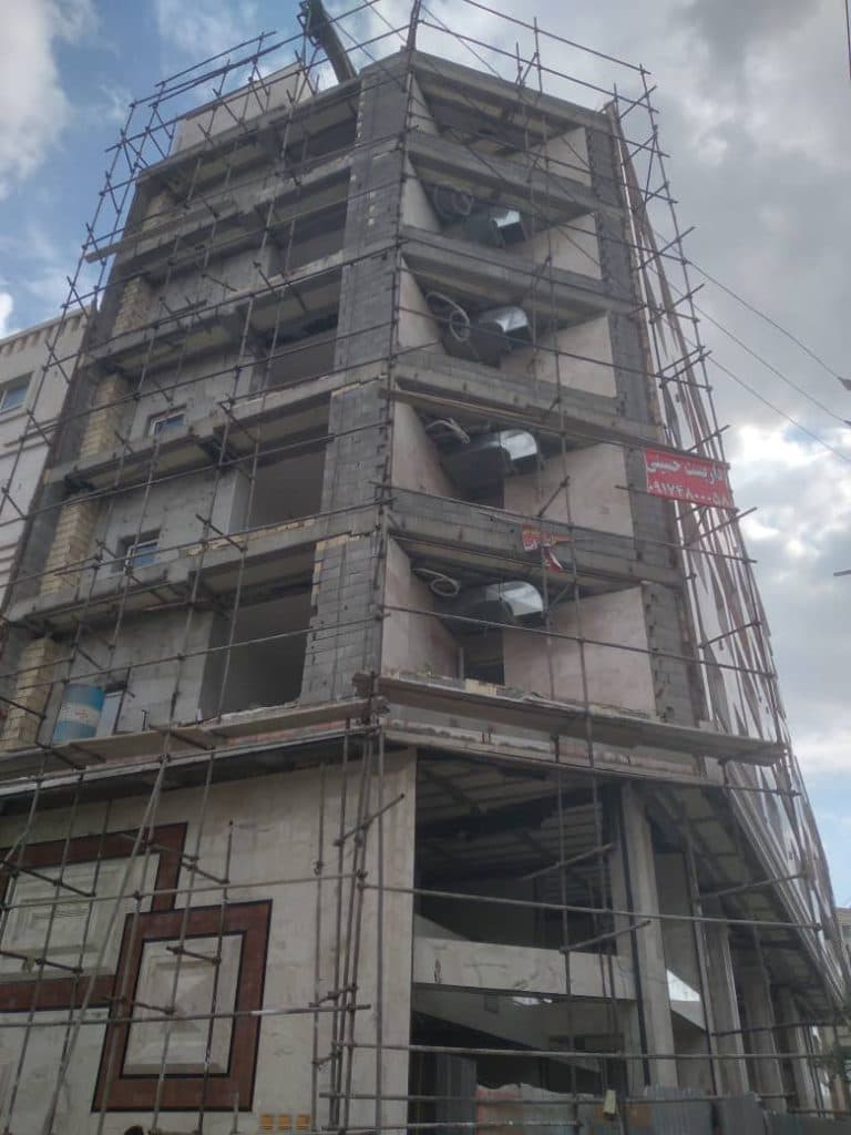 نصب داربست فلزی و اجرای کفراژ و بتن ریزی حسینی در شیراز