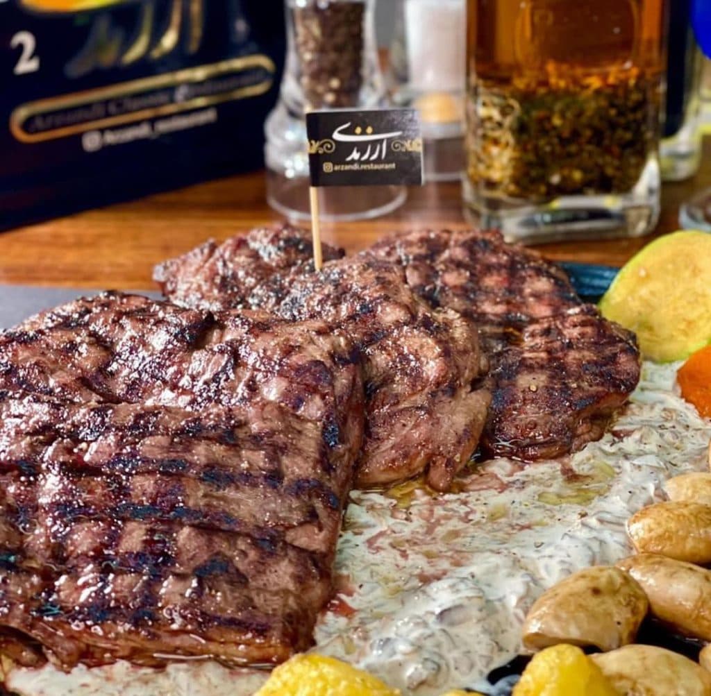 رستوران کلاسیک ارزندی در قم