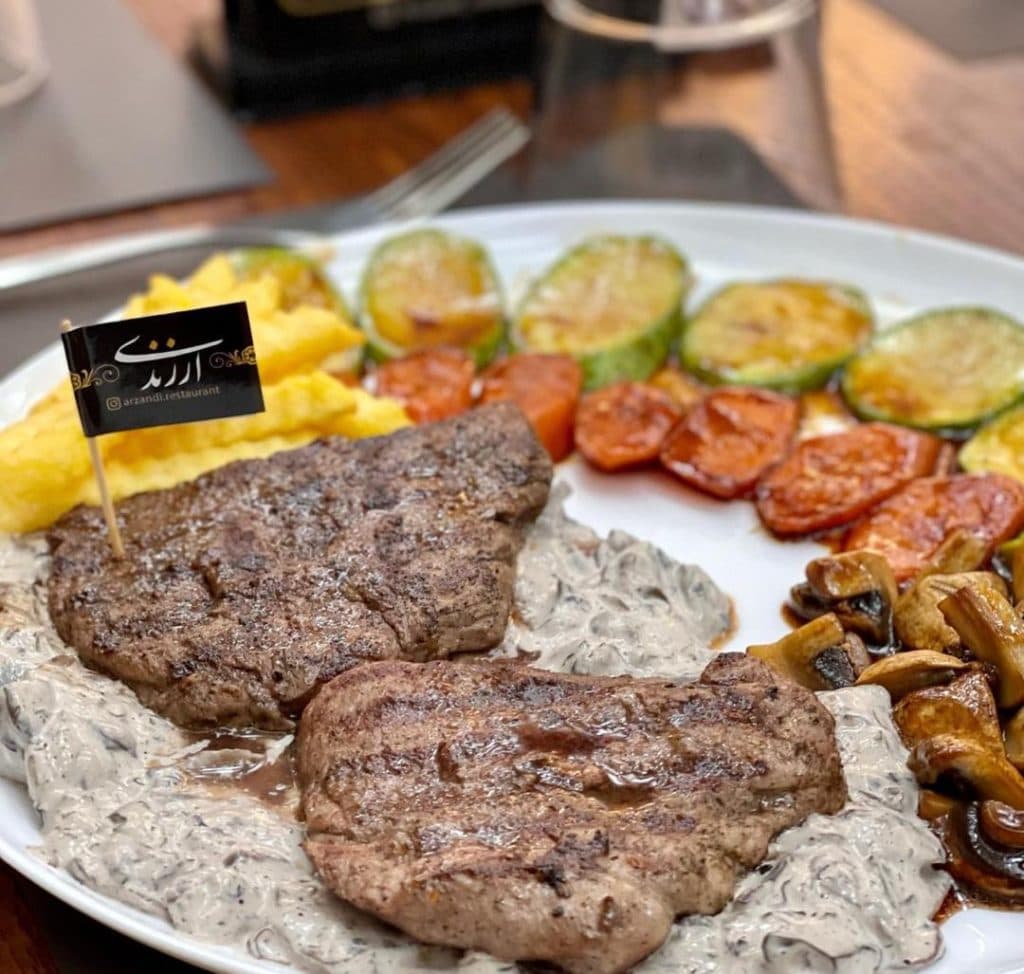 رستوران کلاسیک ارزندی در قم