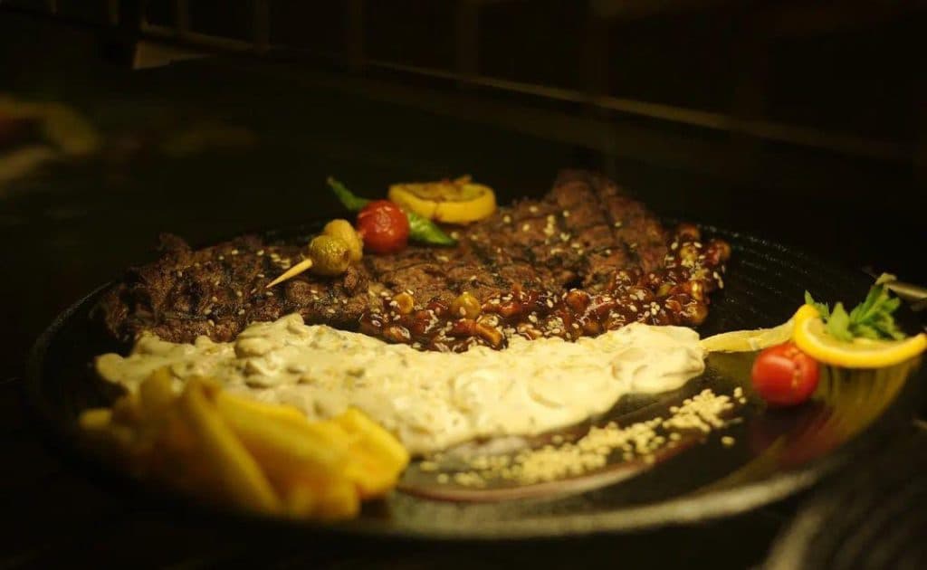 رستوران و فست فود هورسان در نیشابور خراسان رضوی