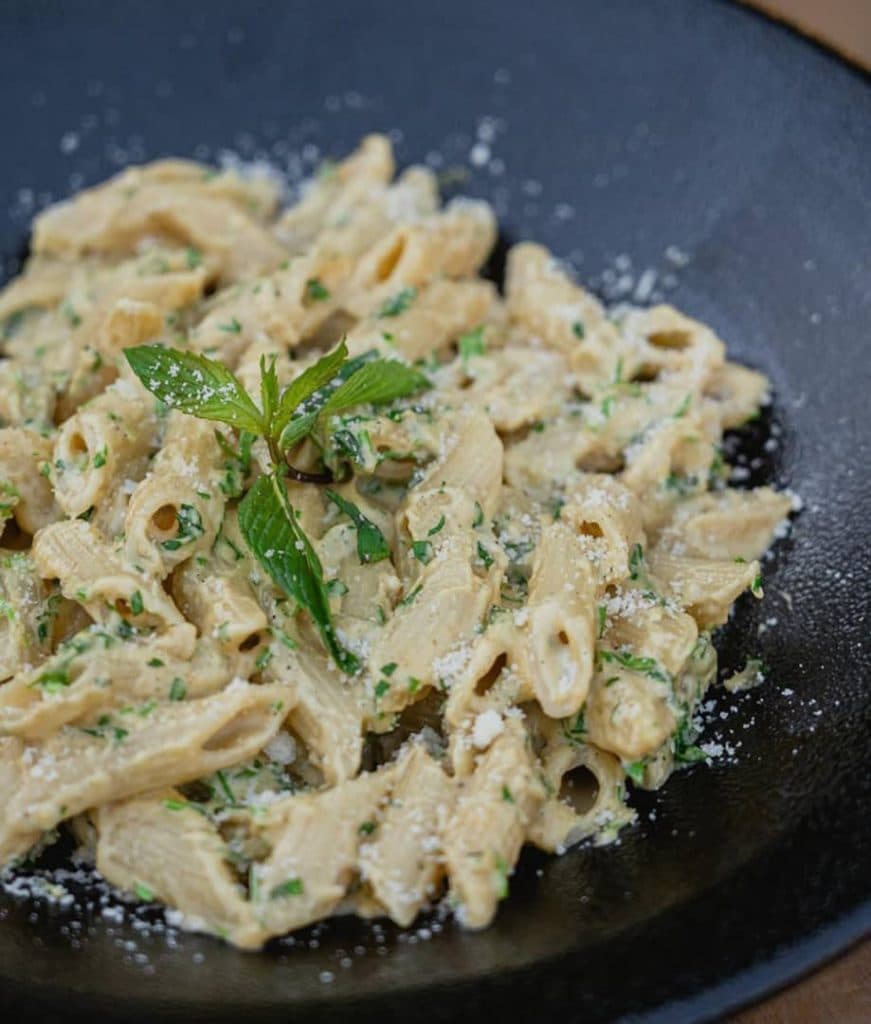 باغ رستوران کارن در کاشان