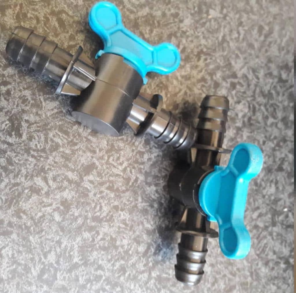 تولید و فروش اتصالات آبیاری قطره ای پیشرو قطره در اصفهان