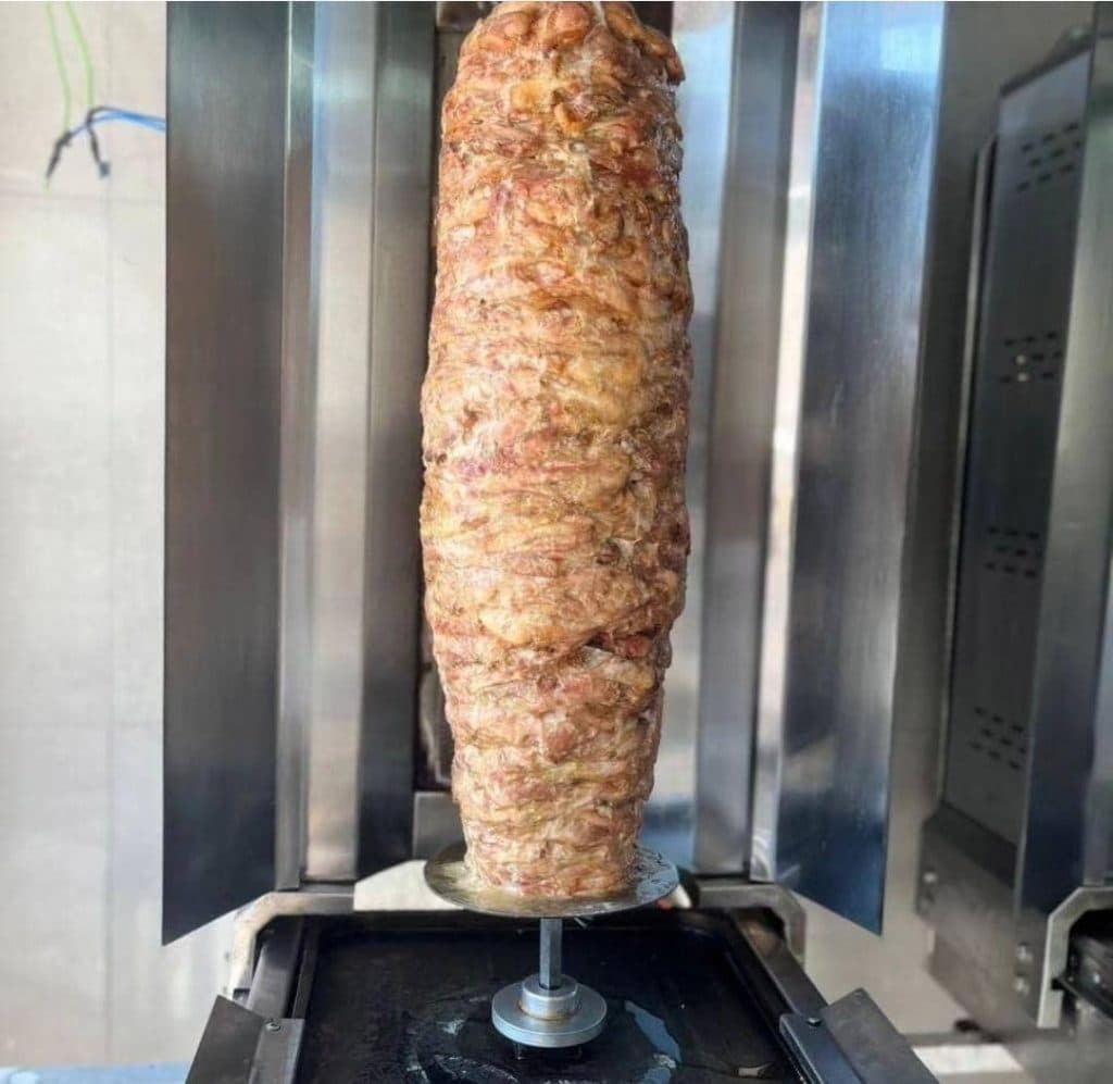 دونر کباب و مرغ بریان موریس در جلفا