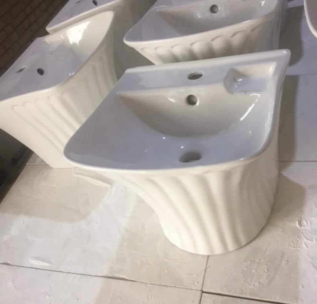 کارخانه تولید چینی آلات بهداشتی توالت ایرانی و فرنگی لالجین سرام در لالجین