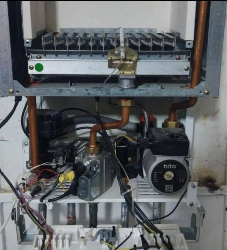 خدمات نصب و تعمیرات پکیج و اسپیلت و دستگاه تصفیه آب کرمی در شیراز