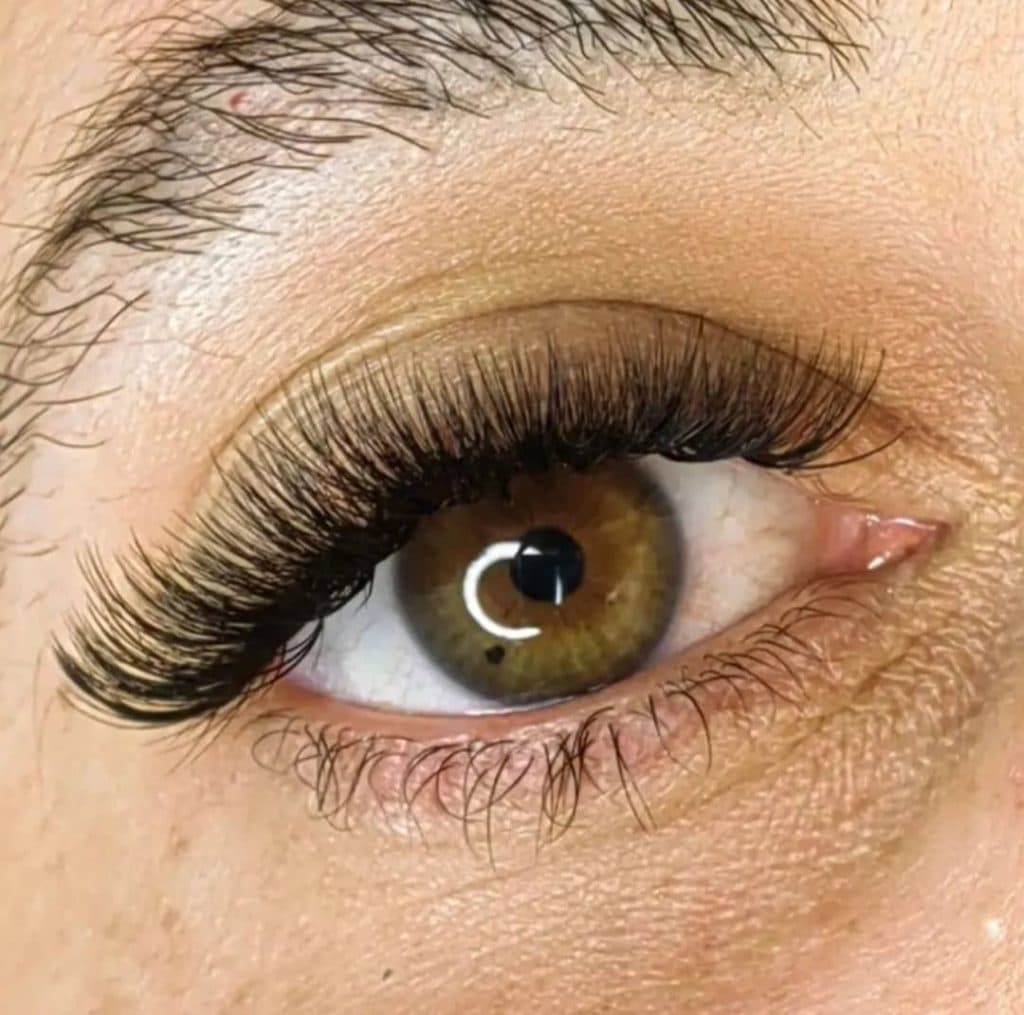 آموزش و خدمات کاشت اکستنشن لیفت و لمینت مژه و ابرو مریم گلشنی در تهران