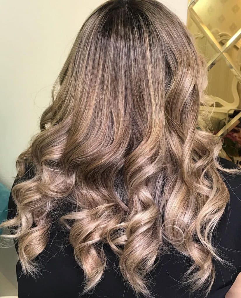 مرکز تخصصی میکاپ و شنیون عروس فریبا علی تبار در ساری