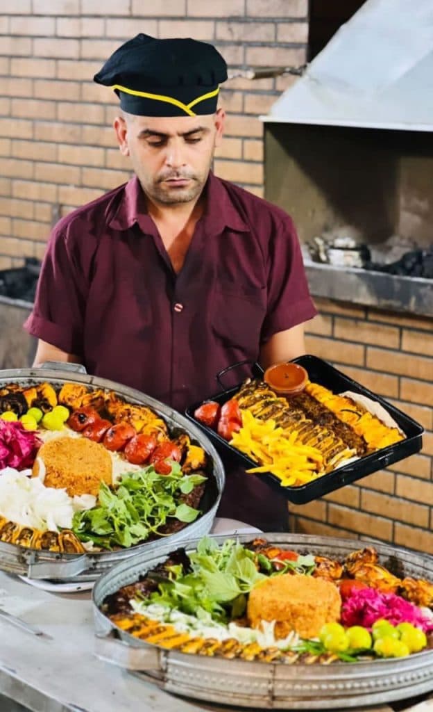 سفره خانه سنتی کوچه باغ در بهبهان