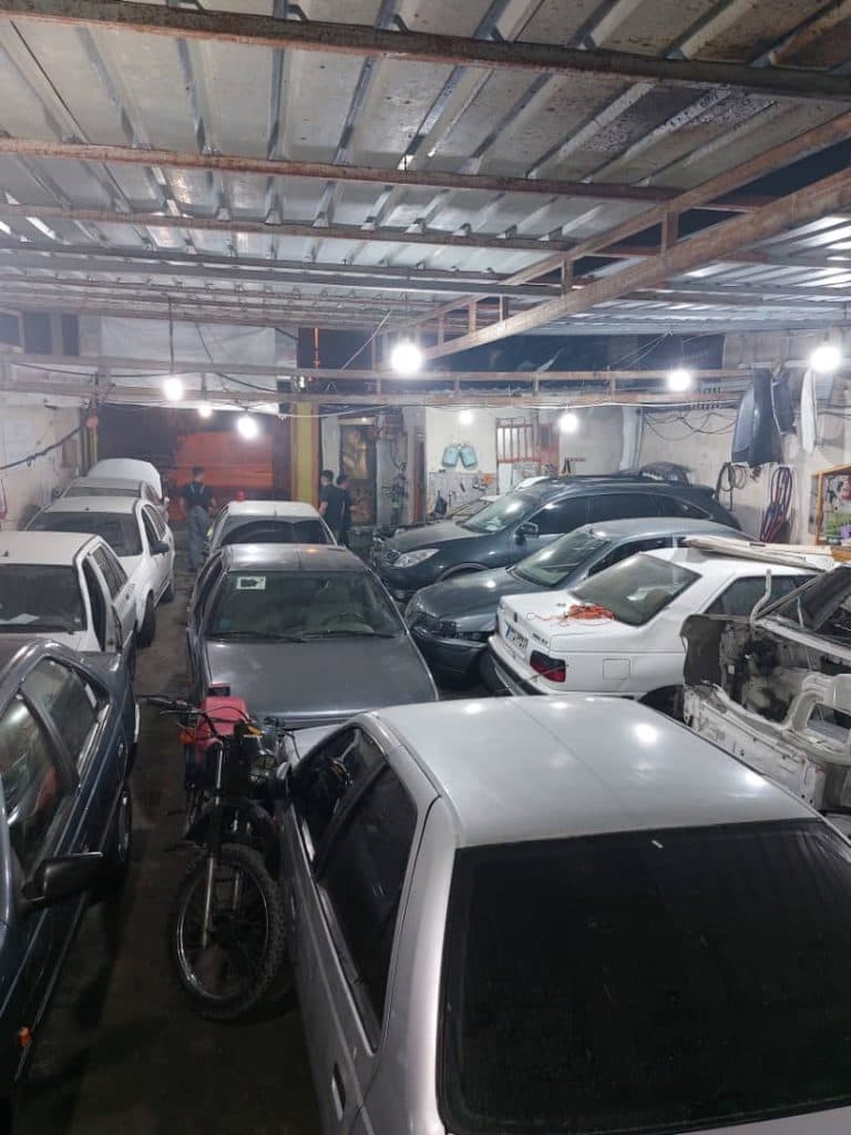 تعمیرگاه خدمات فنی خودرویی آوازه در بندرعباس