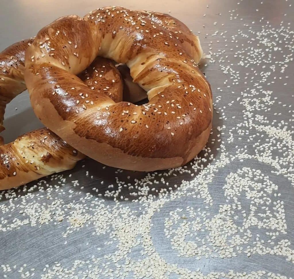 تولیدی نان حجیم و نان رژیمی کافه نان آراز در جلفا آذربایجان شرقی