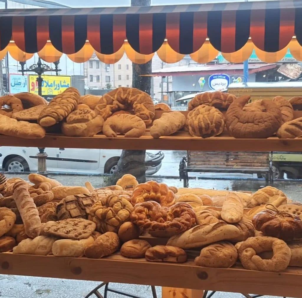 تولیدی نان حجیم و نان رژیمی کافه نان آراز در جلفا آذربایجان شرقی